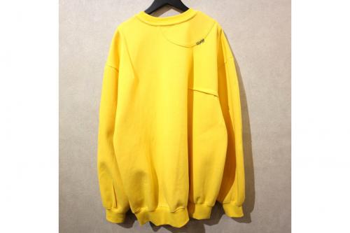 アーダーエラーのオーバーサイズスウェット