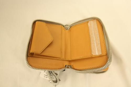 財布のスタッズウォレット