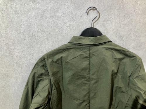 デサントのナイロンジャケット