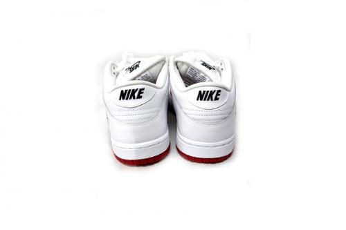 スニーカーのオンライン掲載中