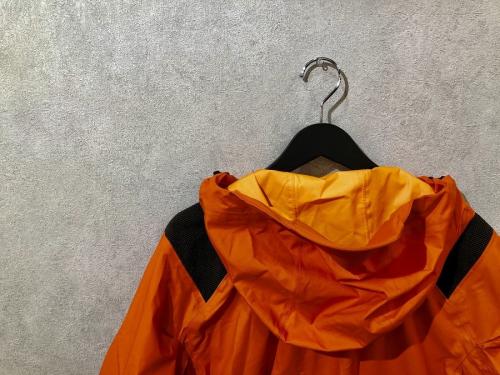 デサントのマウンテンパーカー