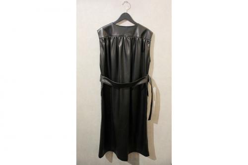 ノースリーブのワンピース