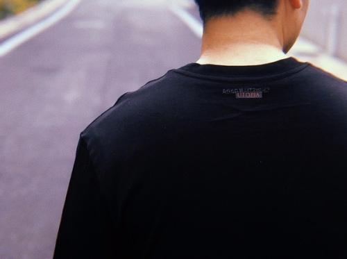 UTOPIA DYS TOPIA T-SHIRTのTシャツ