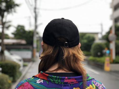 ニューエラ × ワイズのミニロゴキャップ