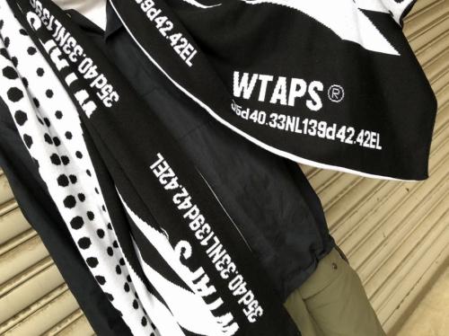 ダブルタップスのマフラー