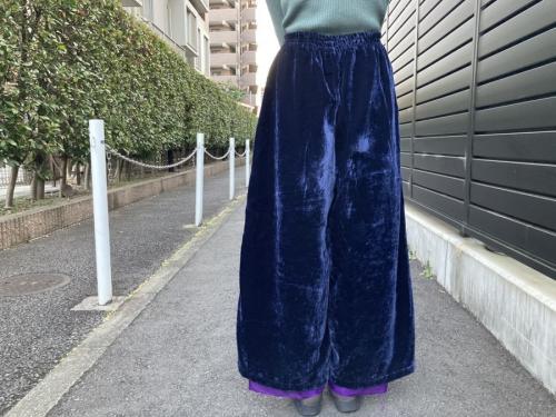 ベロアワイドパンツのカンフーパンツ