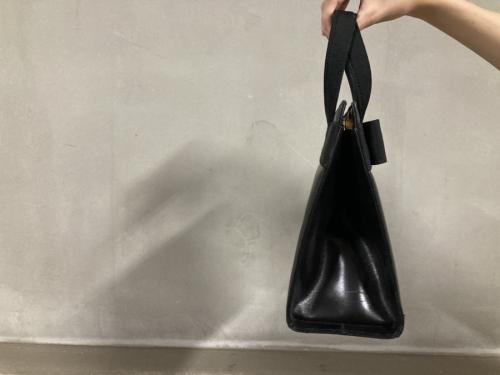 ヴァラリボンハンドバッグのグログランリボン