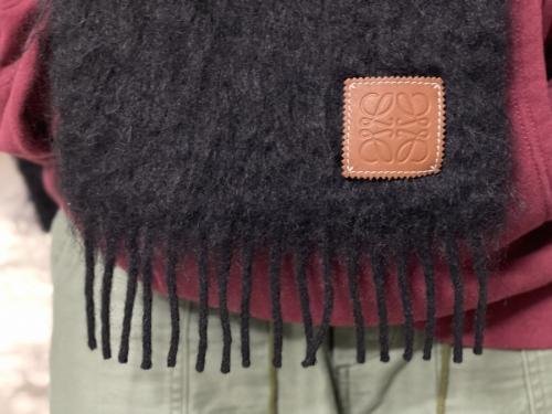 モヘヤマフラーのユニセックス