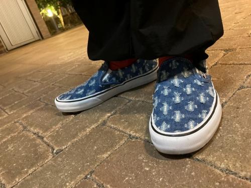 シュプリームのSLIP-ON PRO