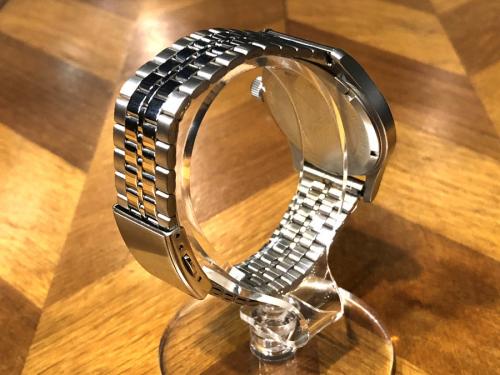 ハミルトンのカーキフィールドオート H684410 クォーツ式