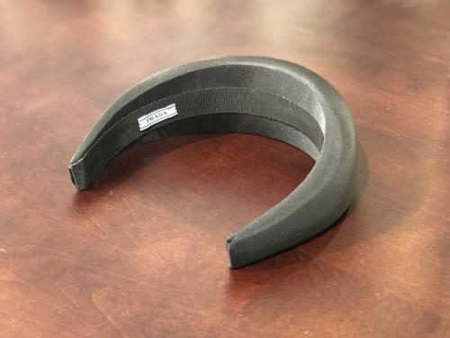 プラダのNYLON LOGO HAIR BAND カチューシャ 1IH016