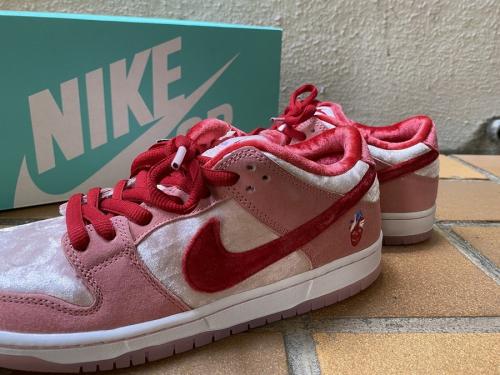 ナイキのローカットスニーカー