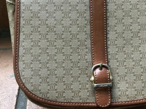 セリーヌのマカダム柄ショルダーバッグ