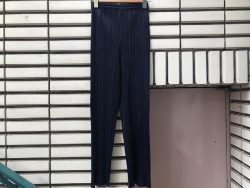 プリーツ プリーズ イッセイ ミヤケのプリーツパンツ