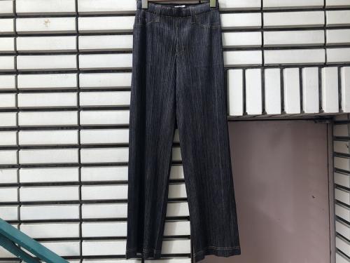 プリーツカットソー