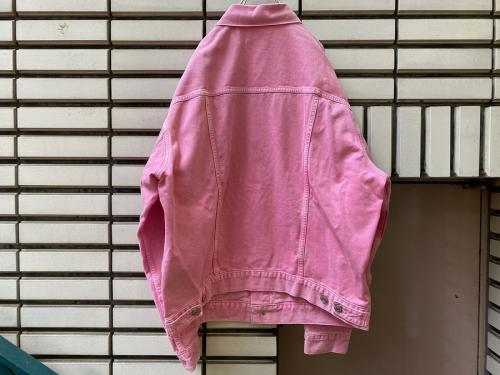 バレンシアガのデニムジャケット