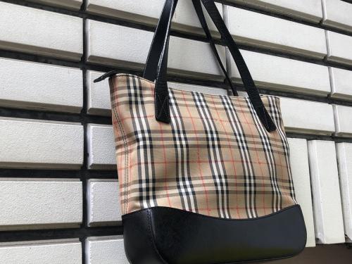 バーバリーズのノヴァチェックトートバッグ　