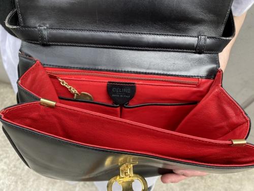 ブラゾン金具レザーショルダーバッグのオールドセリーヌ