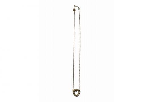 カルティエのトリニティスリーカラーハートネックレス