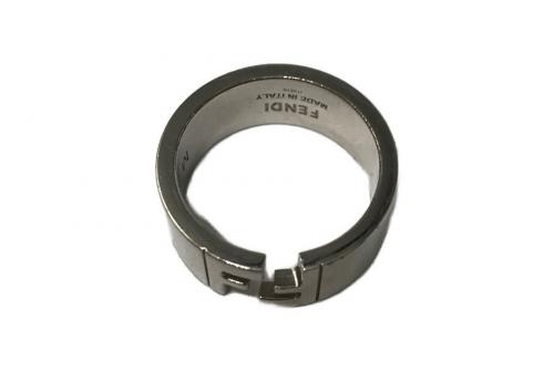 Forever Fendiのトレファクスタイル調布店