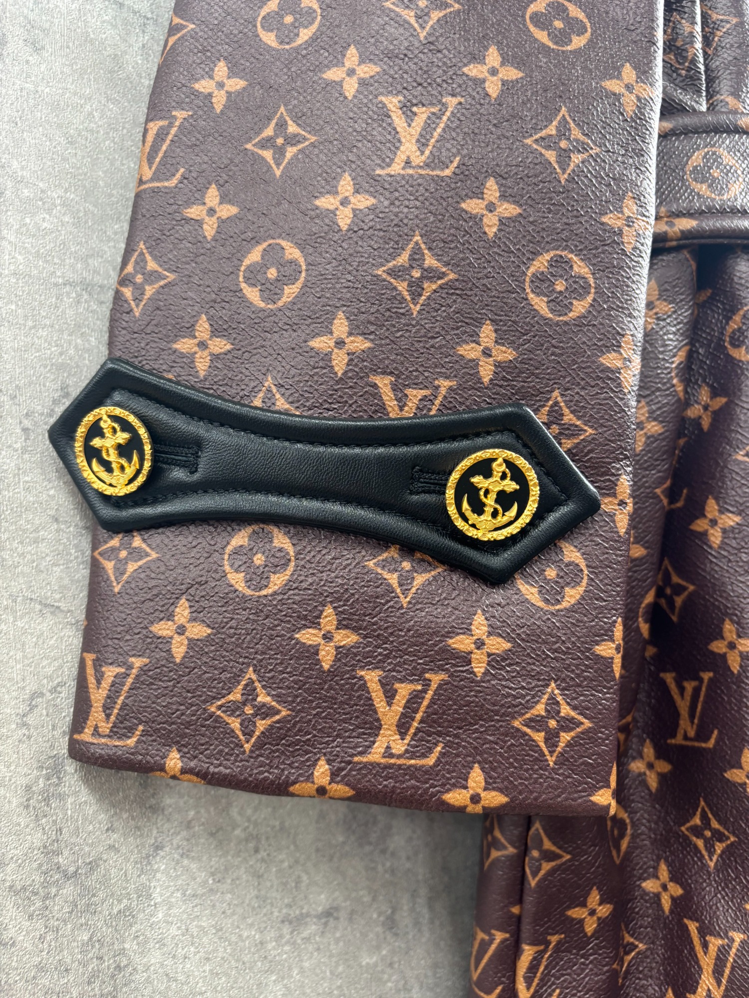 LOUIS VUITTON/ルイ ヴイトン】よりコーティングモノグラム