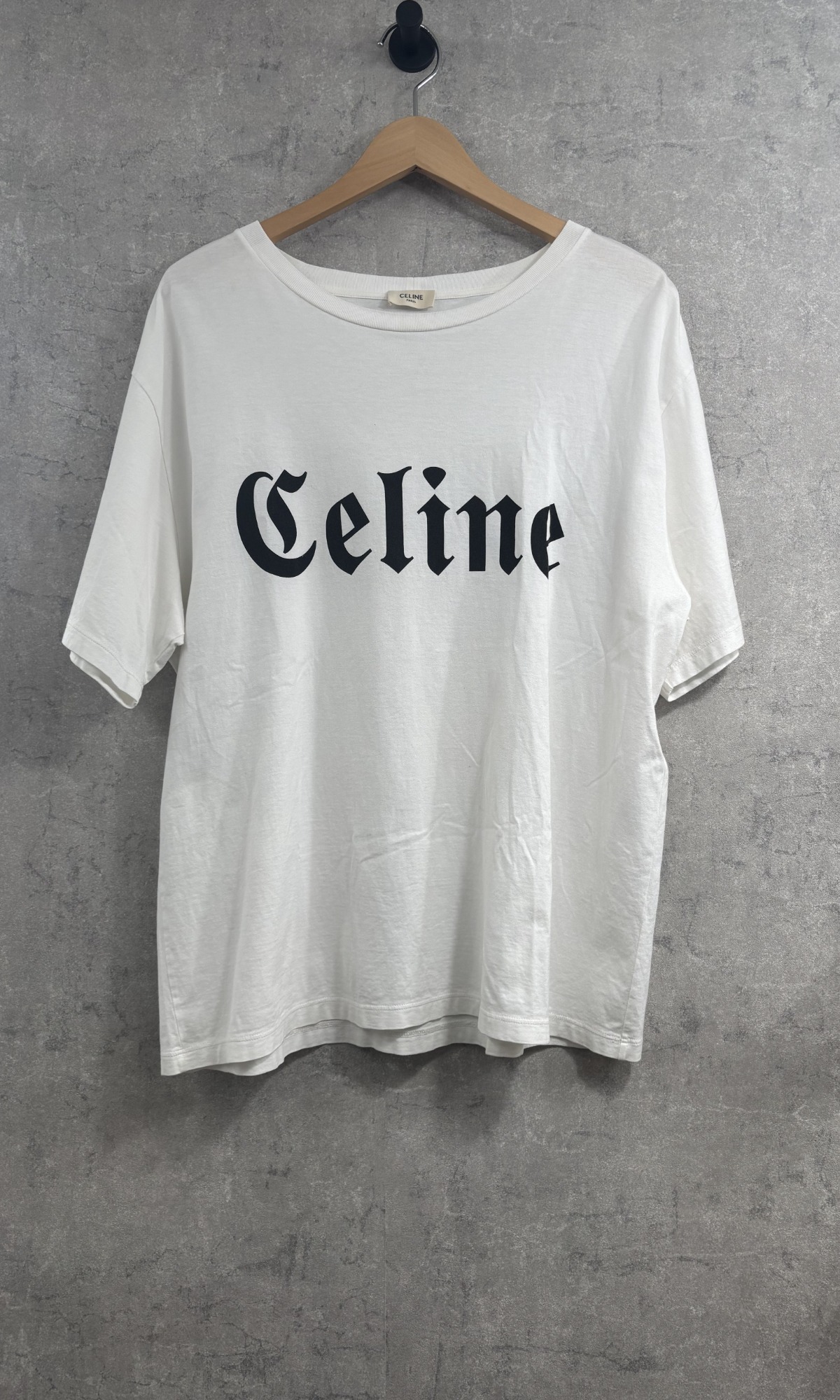 CELINE イラストプリント Tシャツ CELINE/セリーヌ】よりゴシックロゴプリントTシャツを買取入荷