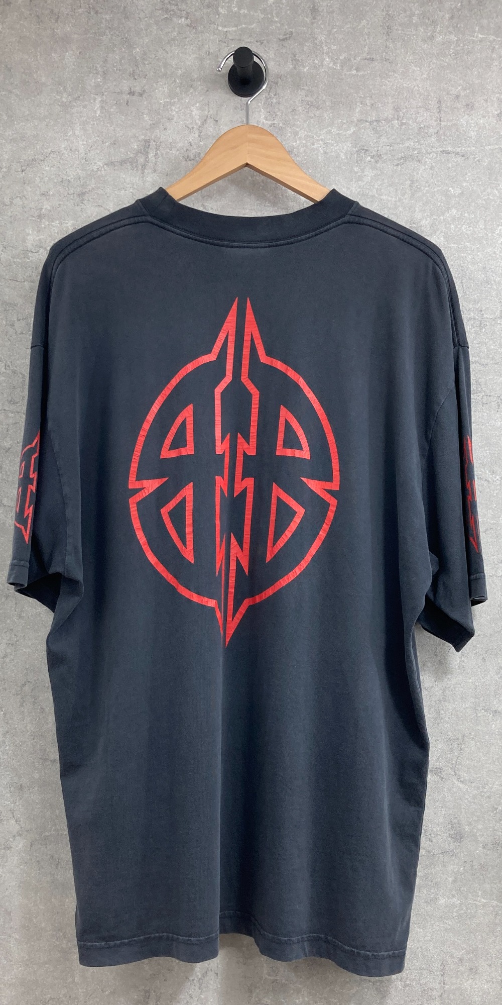 ラグジュアリーと古着っぽさが最高 Balenciaga メタルBBTシャツ BALENCIAGA/バレンシアガ】より23SS Metal BB Logo Tee Medium