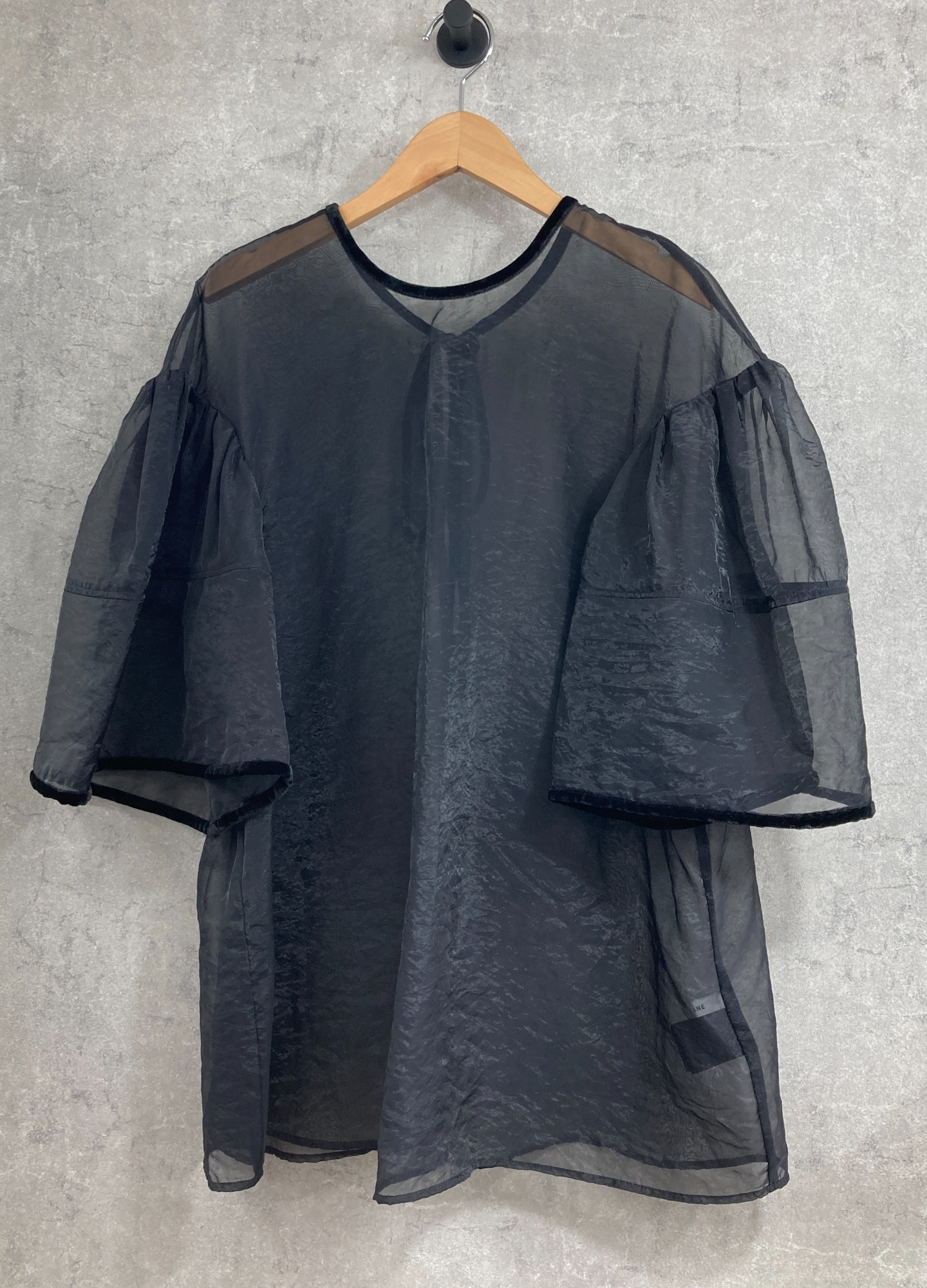 CLANE/クラネ】よりVELOR PIPNIG SHEER BLOUSEを買取入荷いたしました
