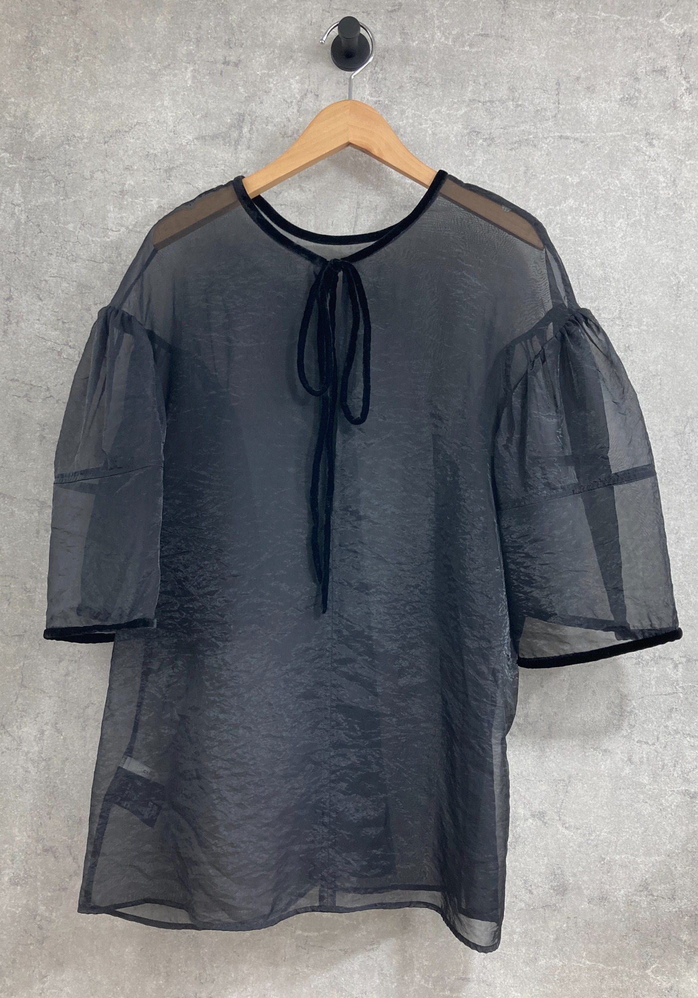 CLANE/クラネ】よりVELOR PIPNIG SHEER BLOUSEを買取入荷いたしました 