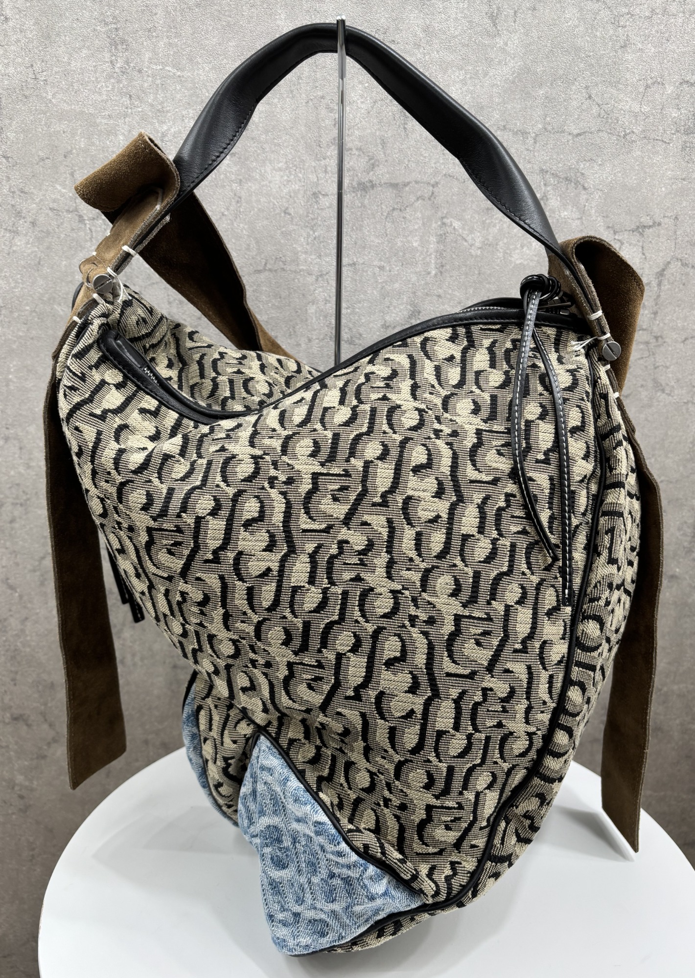 ACNE STUDIOS/アクネ ストゥディオス】より モノグラムパッチワーク 