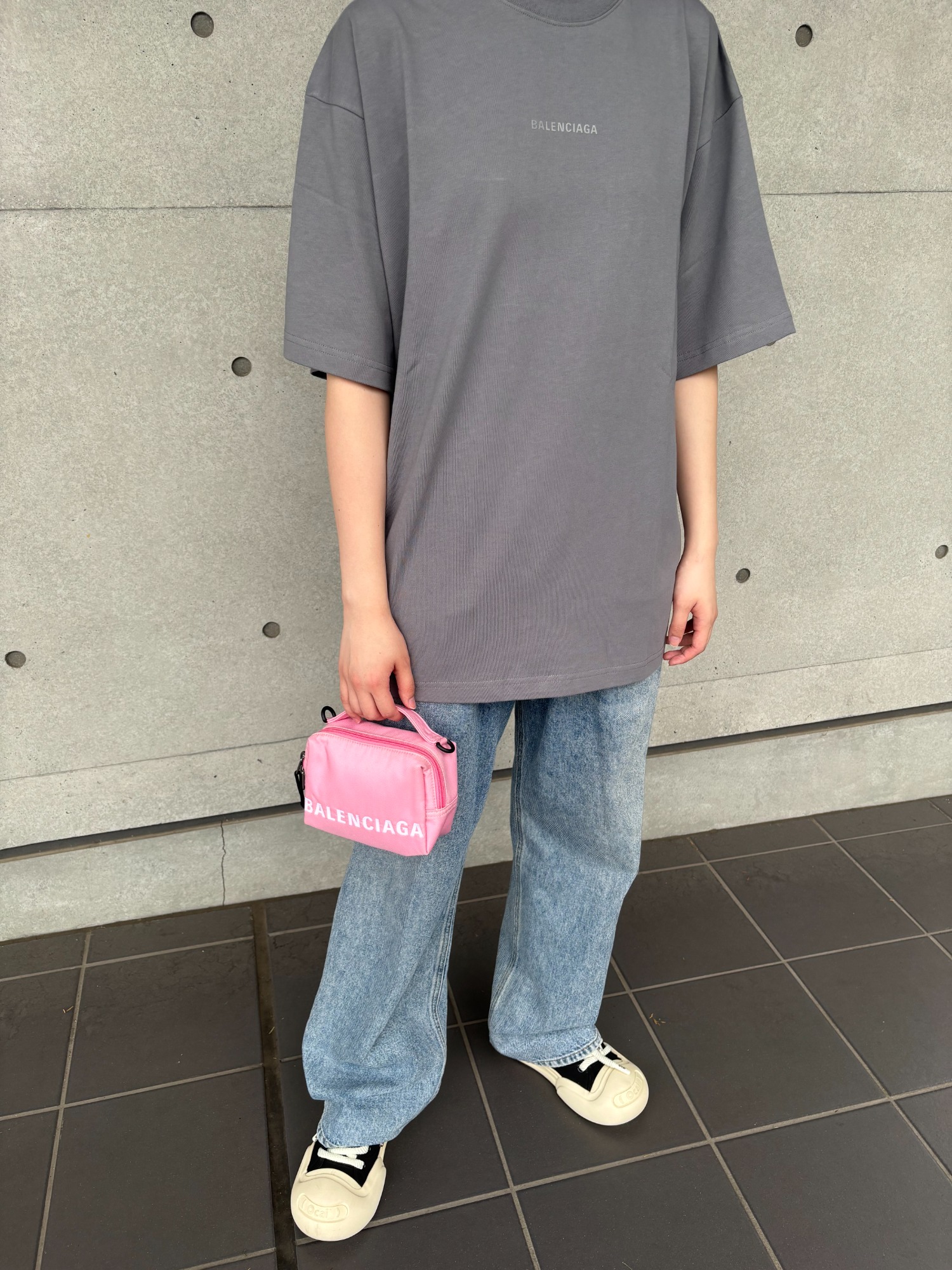 BALENCIAGA /バレンシアガ】よりMedium Fit T-Shirt、ショルダー