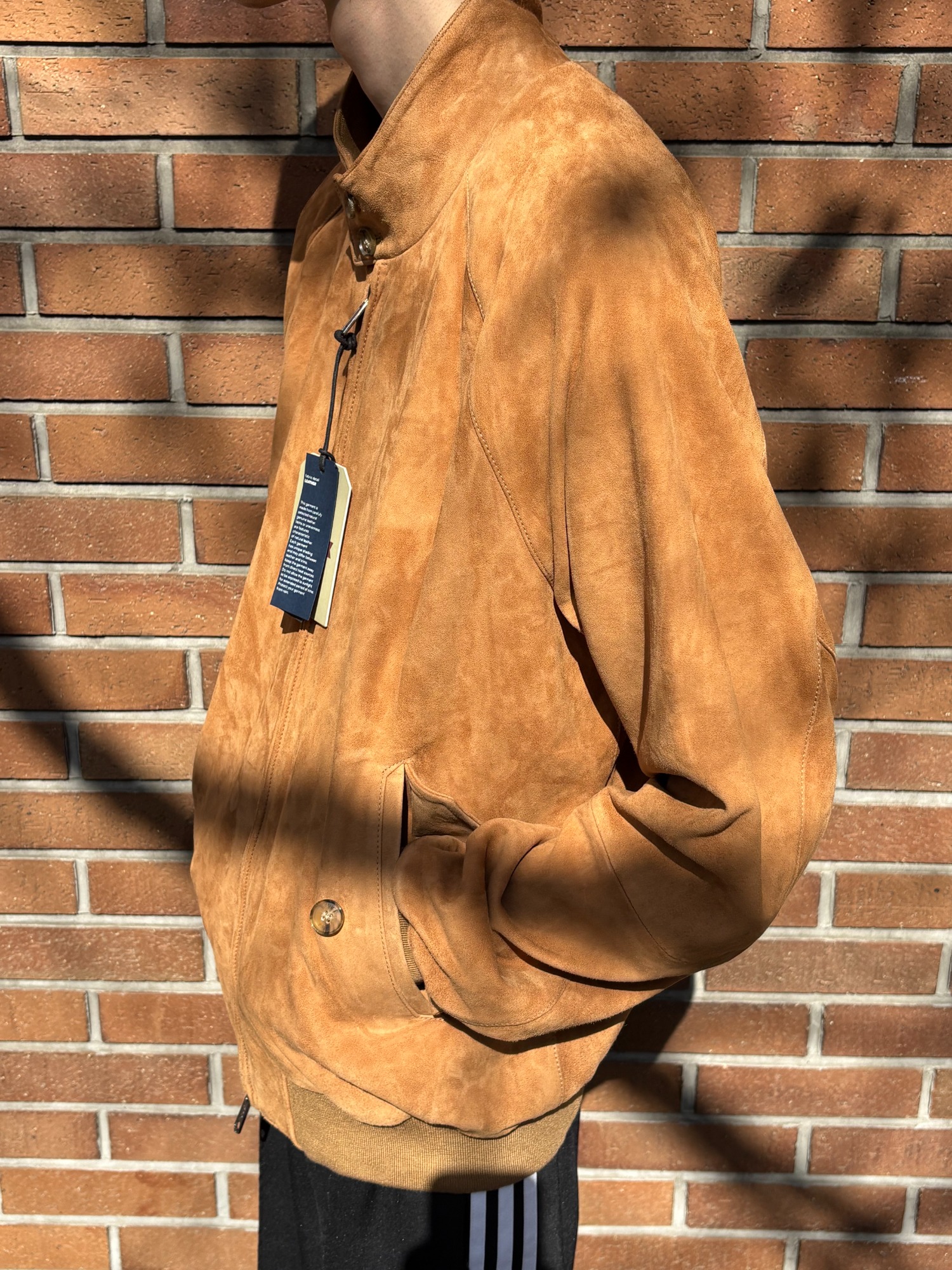 BARACUTA/バラクータ】より ゴートスエードハリントンジャケット を 
