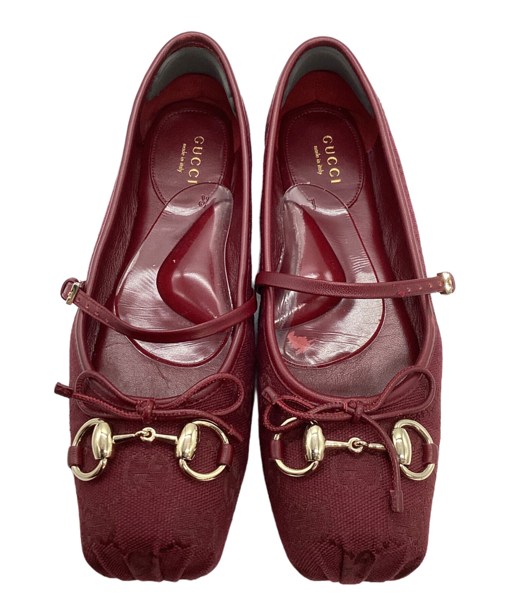 足元に深みを添える永遠のクラシック、ボルドーの魅力。】 GUCCI の