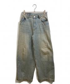 「スポーツブランドのadidas 」