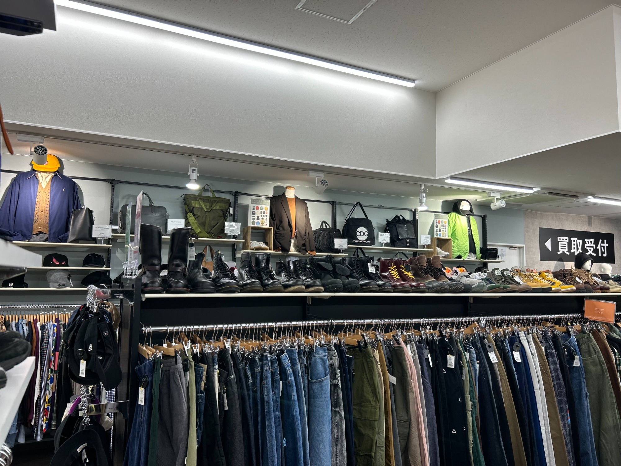 秋物多数入荷！店内紹介と買取サービスのご案内をさせてください