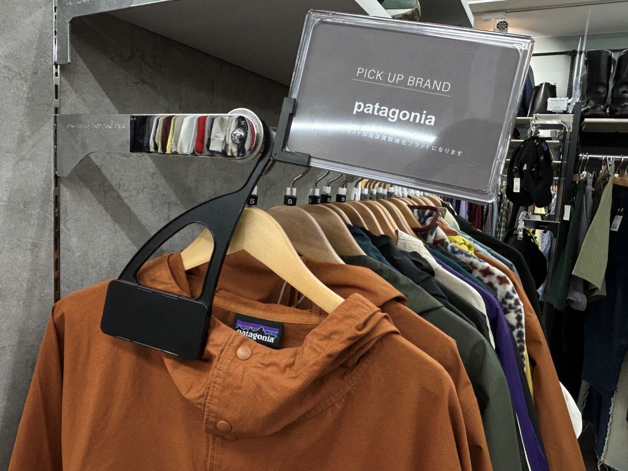 秋物多数入荷！店内紹介と買取サービスのご案内をさせてください