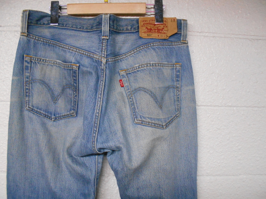 大人気ブランド【Levi's/リーバイス】のパンツがこんな破格で 