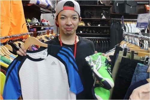 ナイキのアディダス