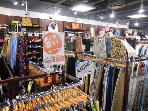リサイクルショップの古着