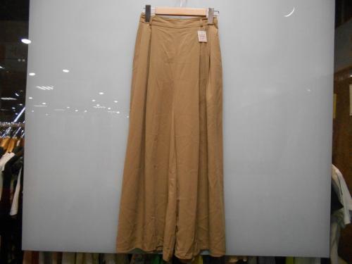 安いのワイドパンツ
