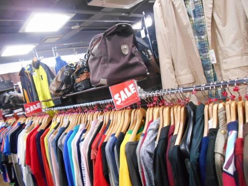 セールのリサイクルショップ