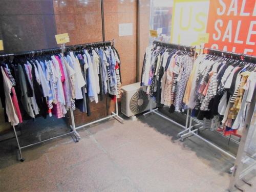 セールの古着
