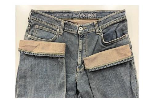 デニムパンツの川越