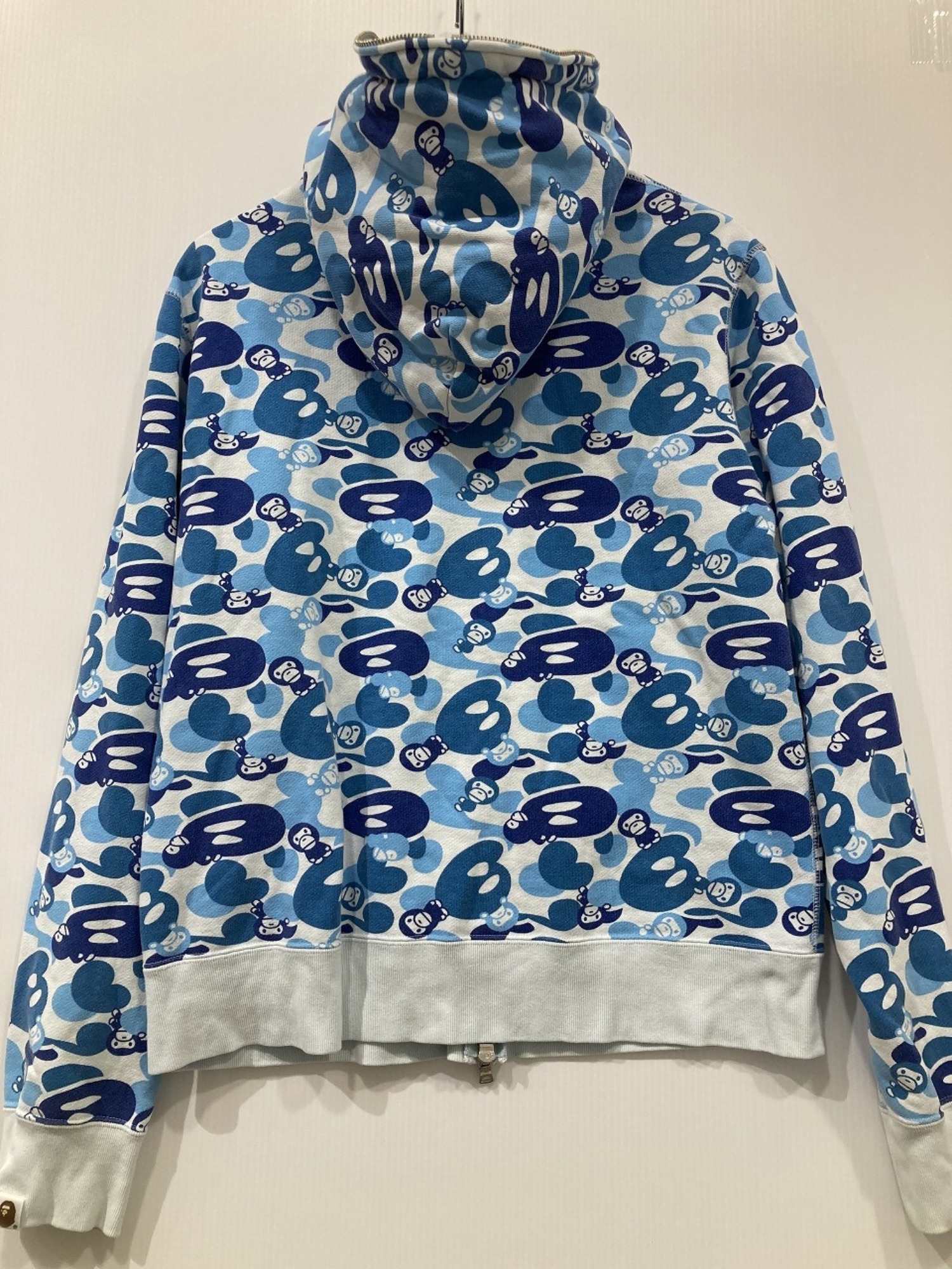 A BATHING APE/アベイシングエイプ】マイクロブルーカモフルジップ