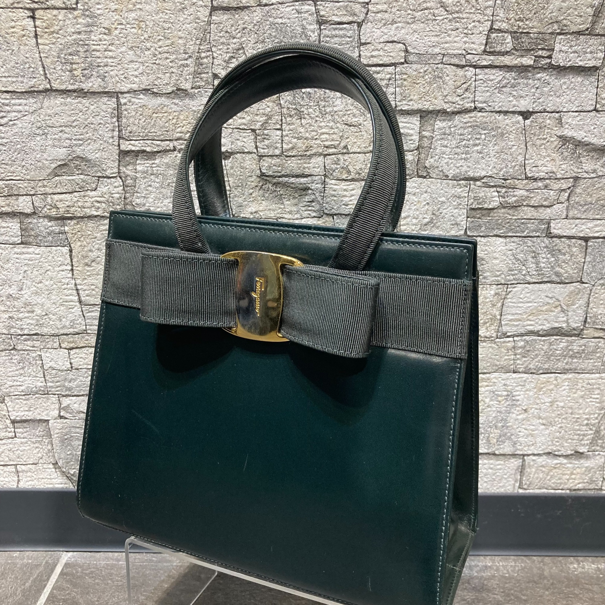 Salvatore Ferragamo ヴァラ リボン ハンドバッグ ブラック