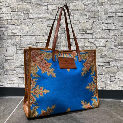 「インポートブランドのETRO 」