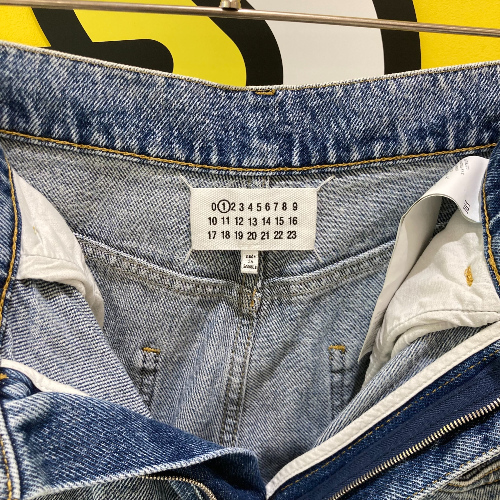 Maison Margiela 1 】SLASH DETAIL DENIM PANTS [2025.05.24発行