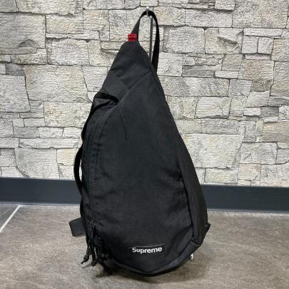 「ストリートブランドのSUPREME 」