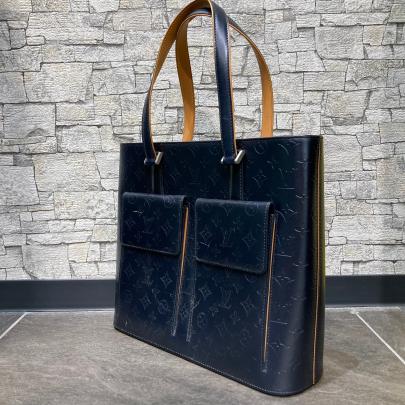 「ラグジュアリーブランドのLOUIS VUITTON 」
