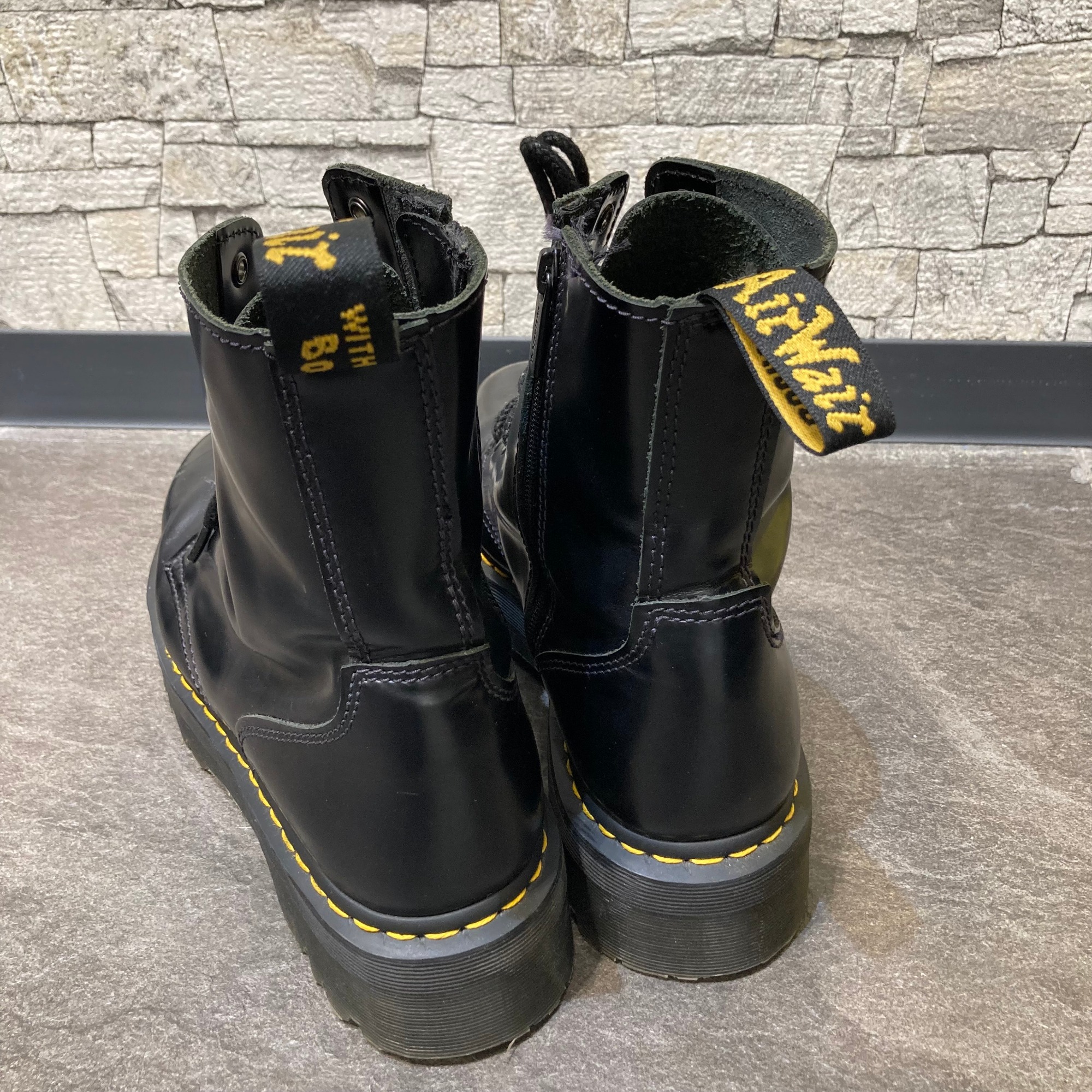 激レア Dr. Martens 11887 ロングブーツ 3連バックル 廃盤 Dr Martens ドクター マーチン BRITAIN 厚底 20ホール